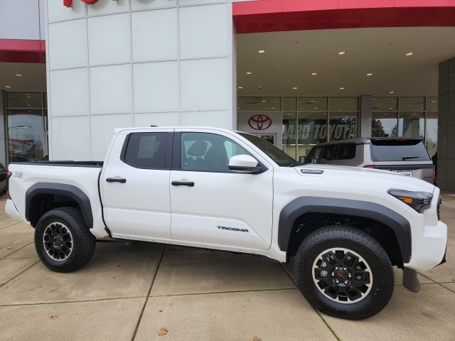 2024 Toyota Tacoma TRD Off Road's photo