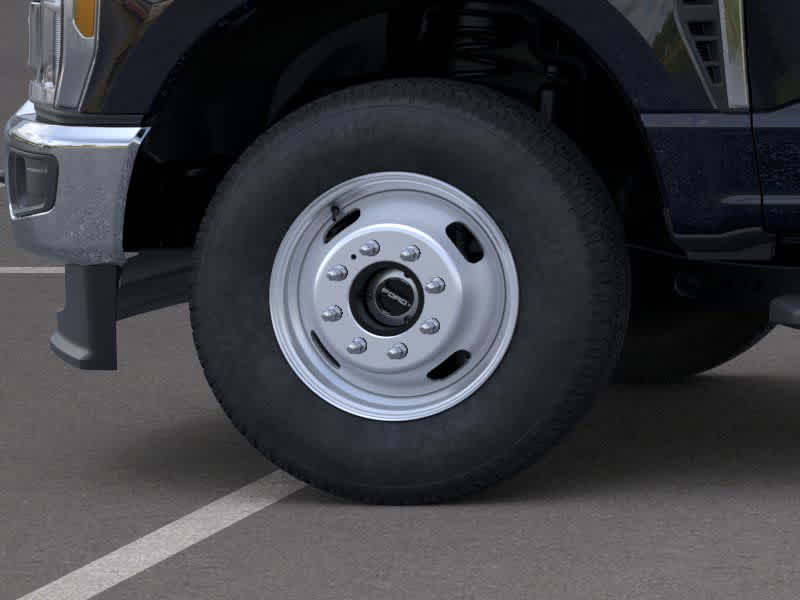 2025 Ford F-350 XL photo 17