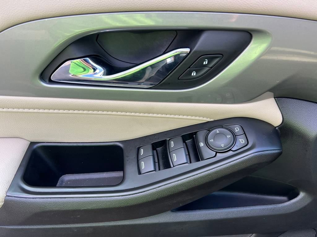 2023 Chevrolet Traverse LS photo 7