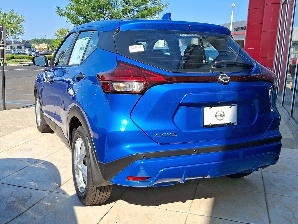 2025 Nissan Kicks Play S photo 3