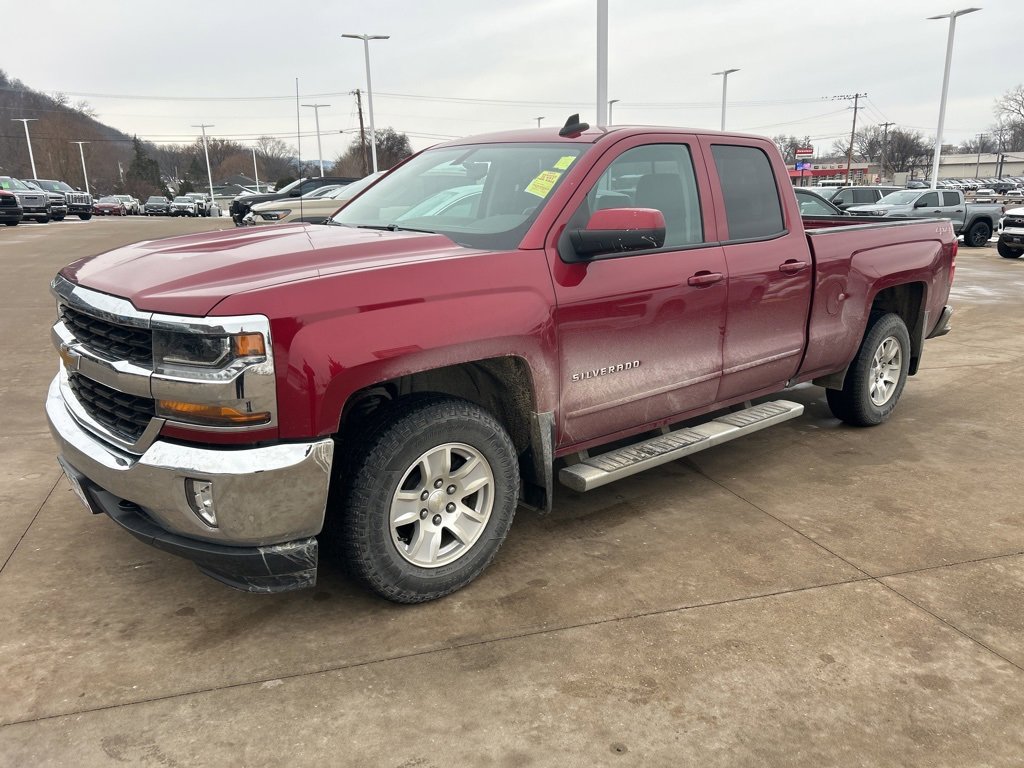 Used 2018 Chevrolet Silverado 1500 LT with VIN 1GCVKREC5JZ302405 for sale in Winona, Minnesota