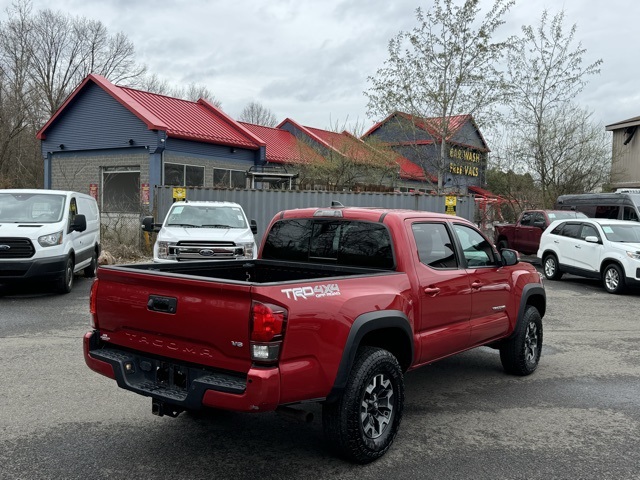2021 Toyota Tacoma TRD Off-Road photo 3