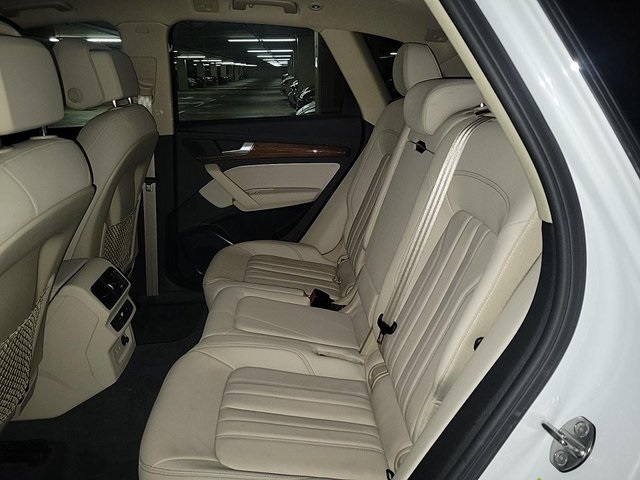 2023 Audi Q5 45 S line Premium photo 6