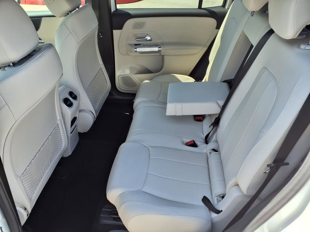2026 Mercedes Benz GLB 250 photo 15