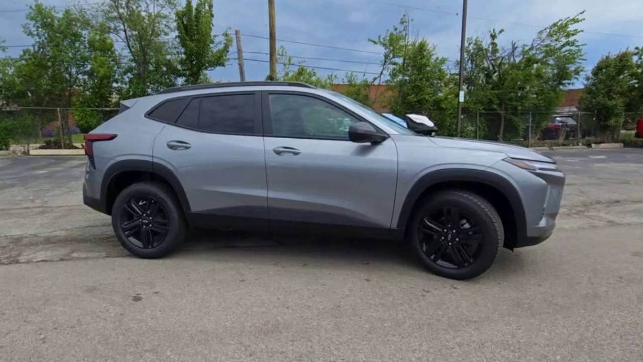 2025 Chevrolet Trax ACTIV photo 2