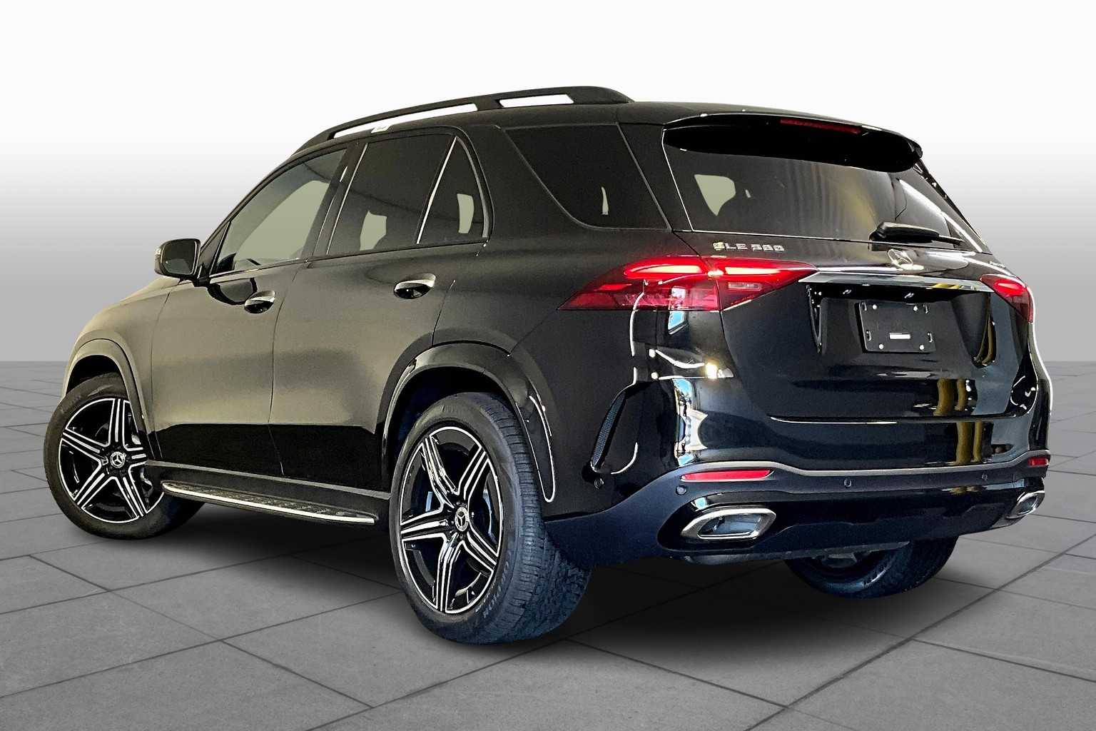 2026 Mercedes Benz GLE 580 4MATIC photo 3