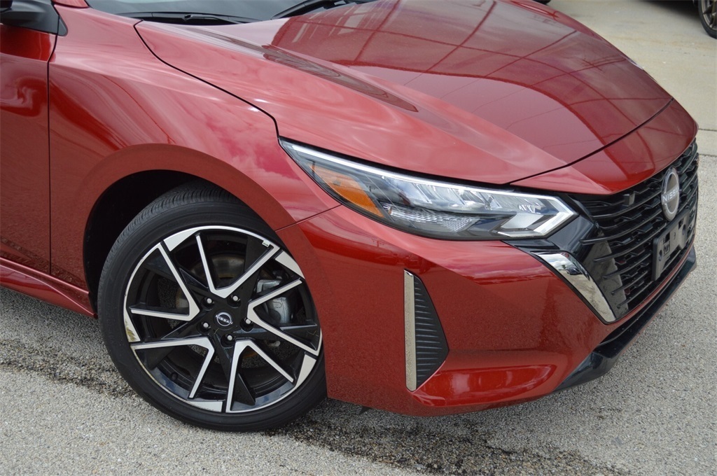 2025 Nissan Sentra SR photo 3