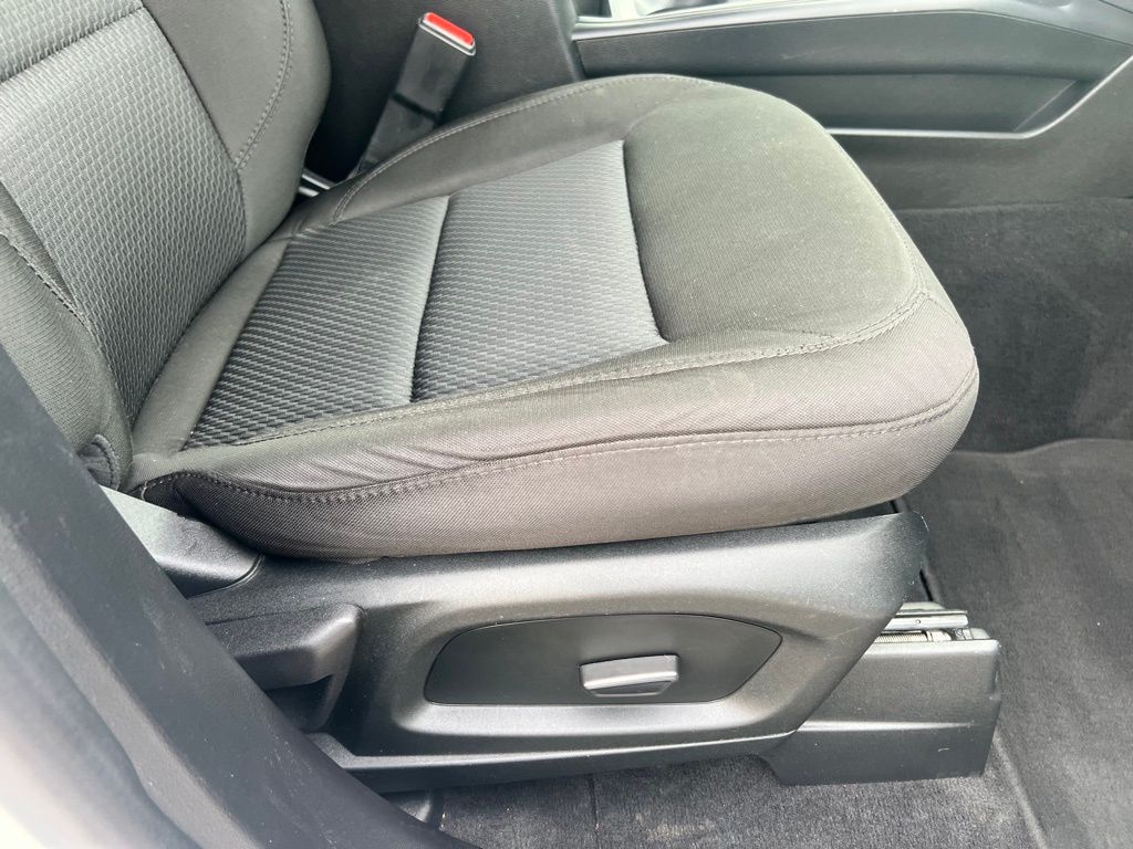 2022 Ford Explorer XLT photo 33