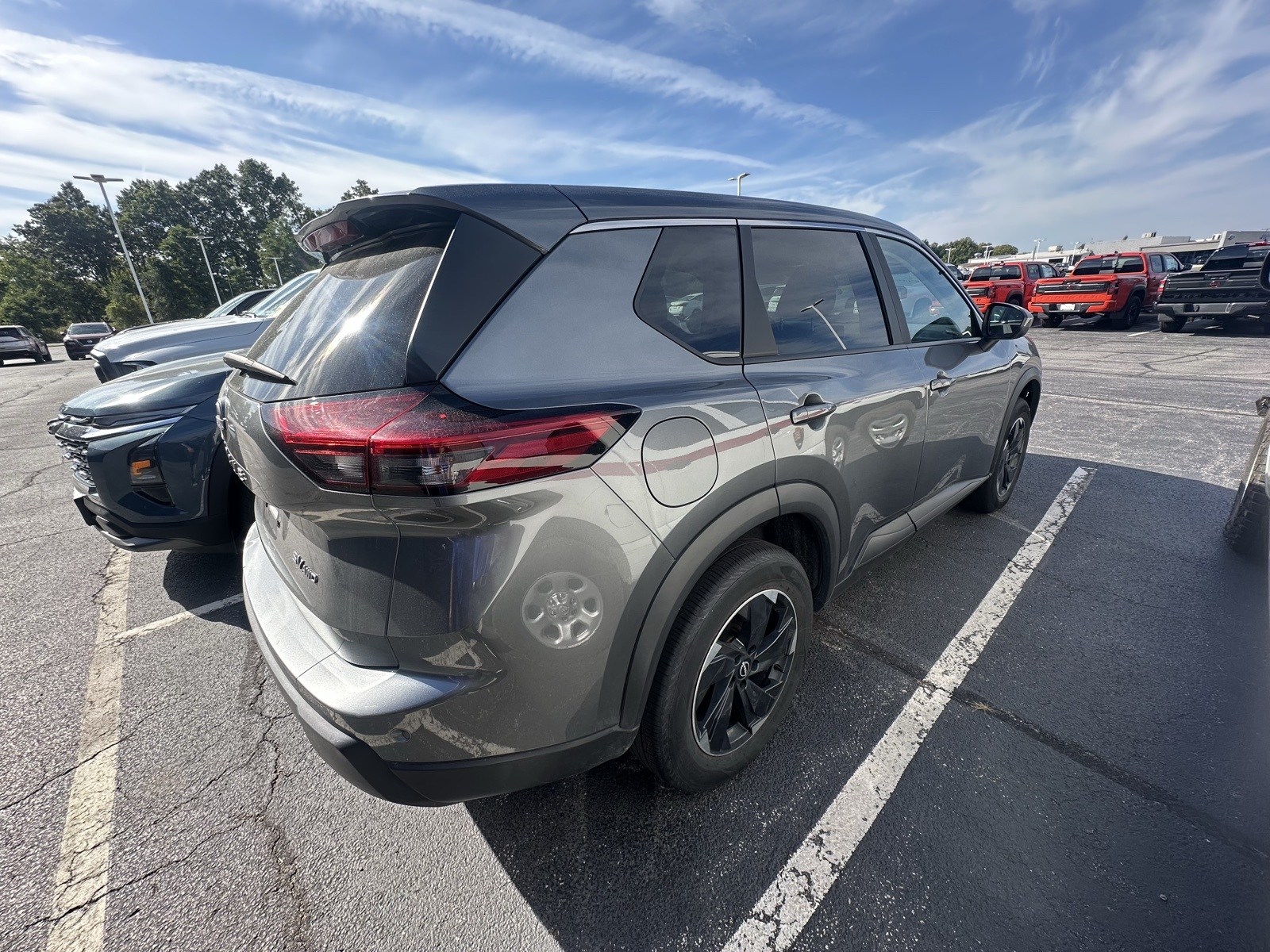 2024 Nissan Rogue SV photo 4