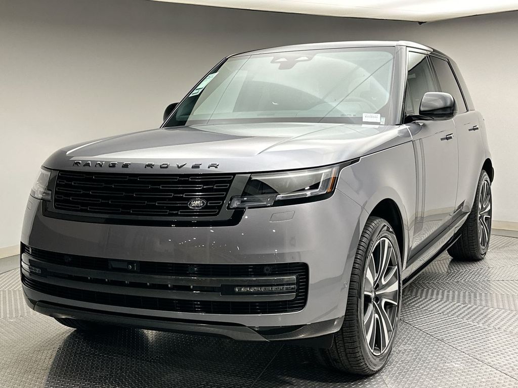 2025 Land Rover Range Rover SE's photo