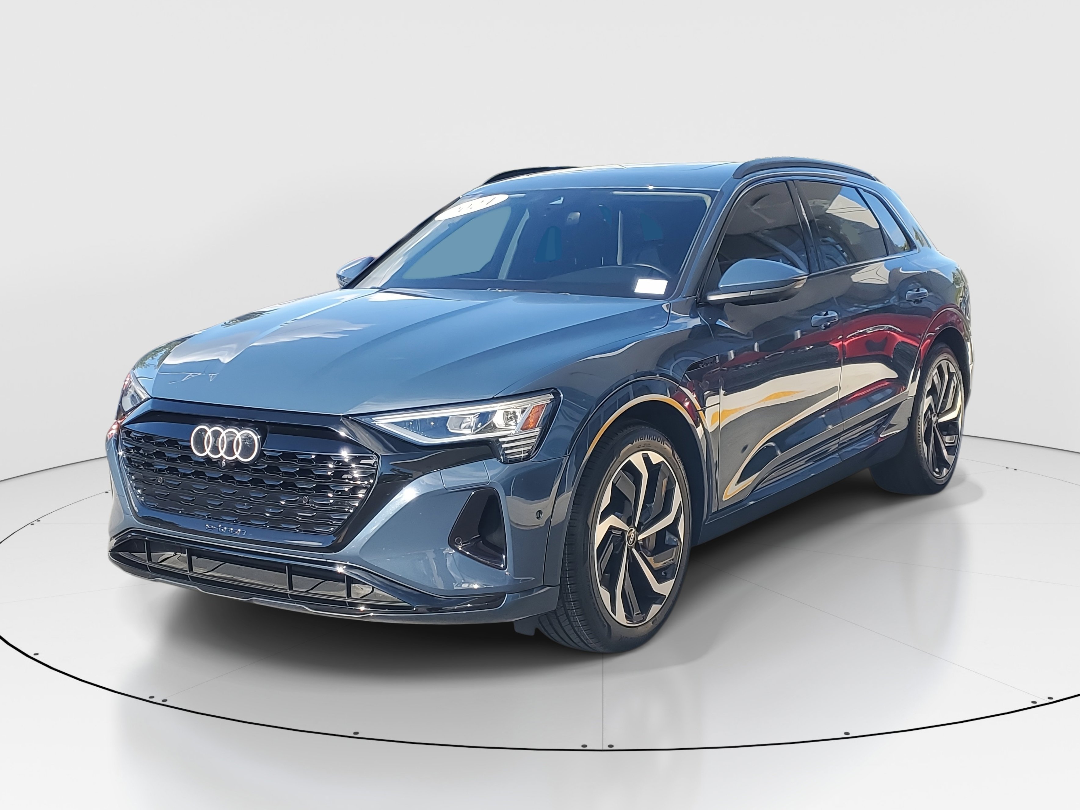 2024 Audi Q8 E-tron Premium Plus photo 3