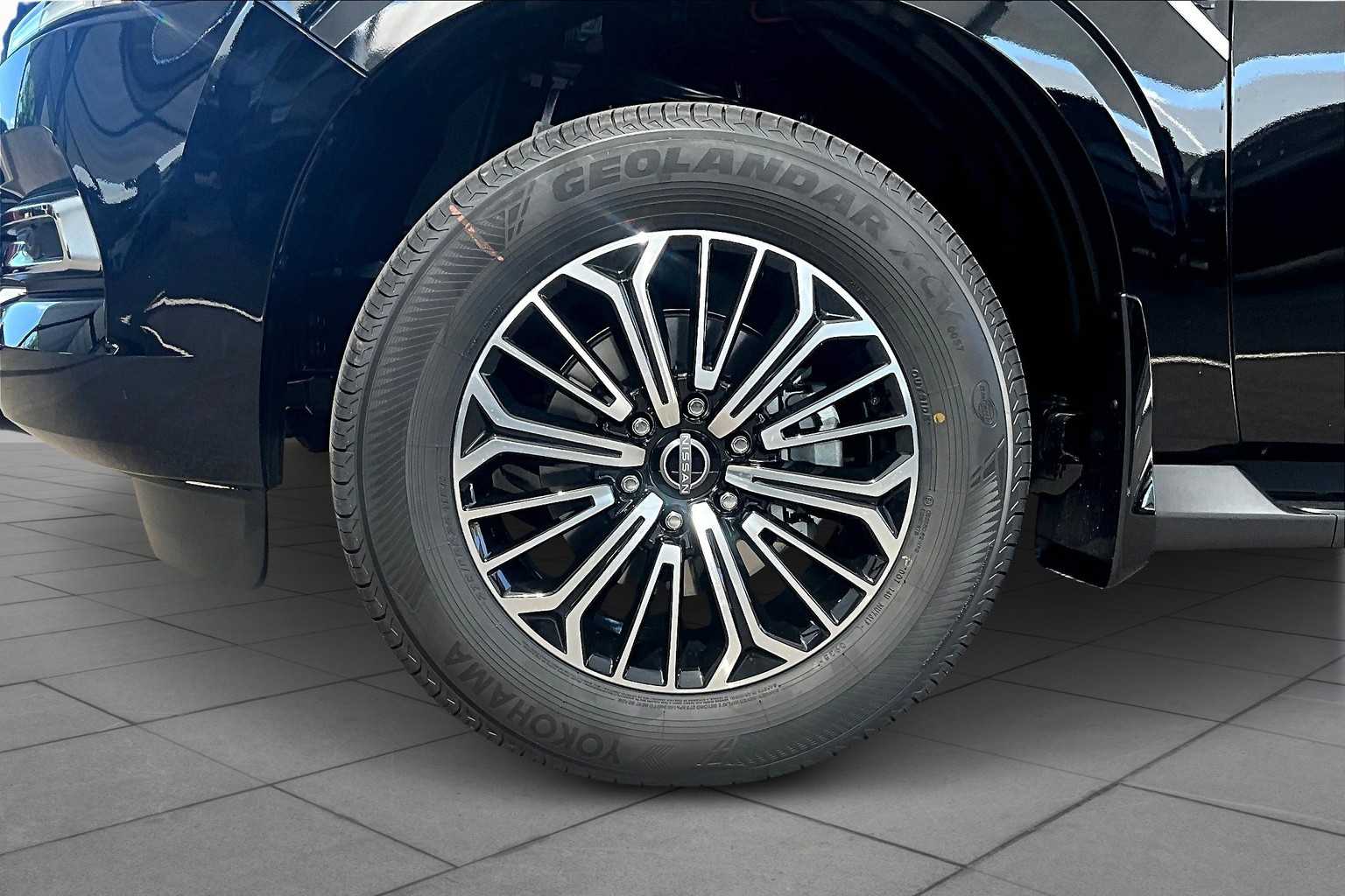 2025 Nissan Armada Platinum photo 8