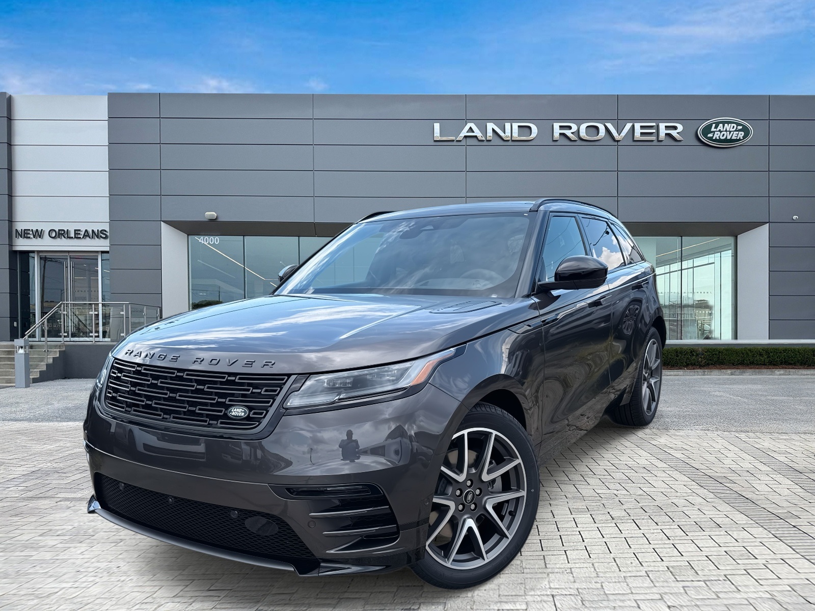 2026 Land Rover Range Rover Velar Dynamic SE's photo
