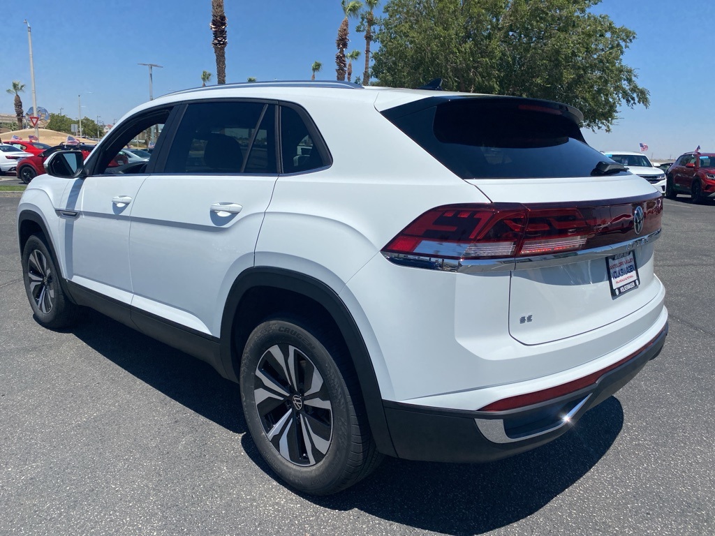 2025 Volkswagen Atlas Cross Sport SE photo 3