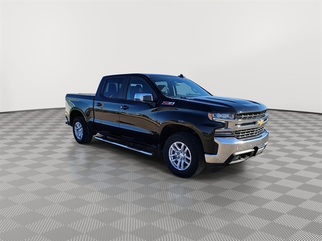 2021 Chevrolet Silverado 1500 LT photo 2
