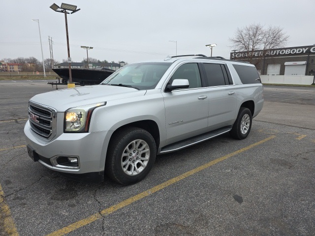 2016 GMC Yukon XL SLE's photo