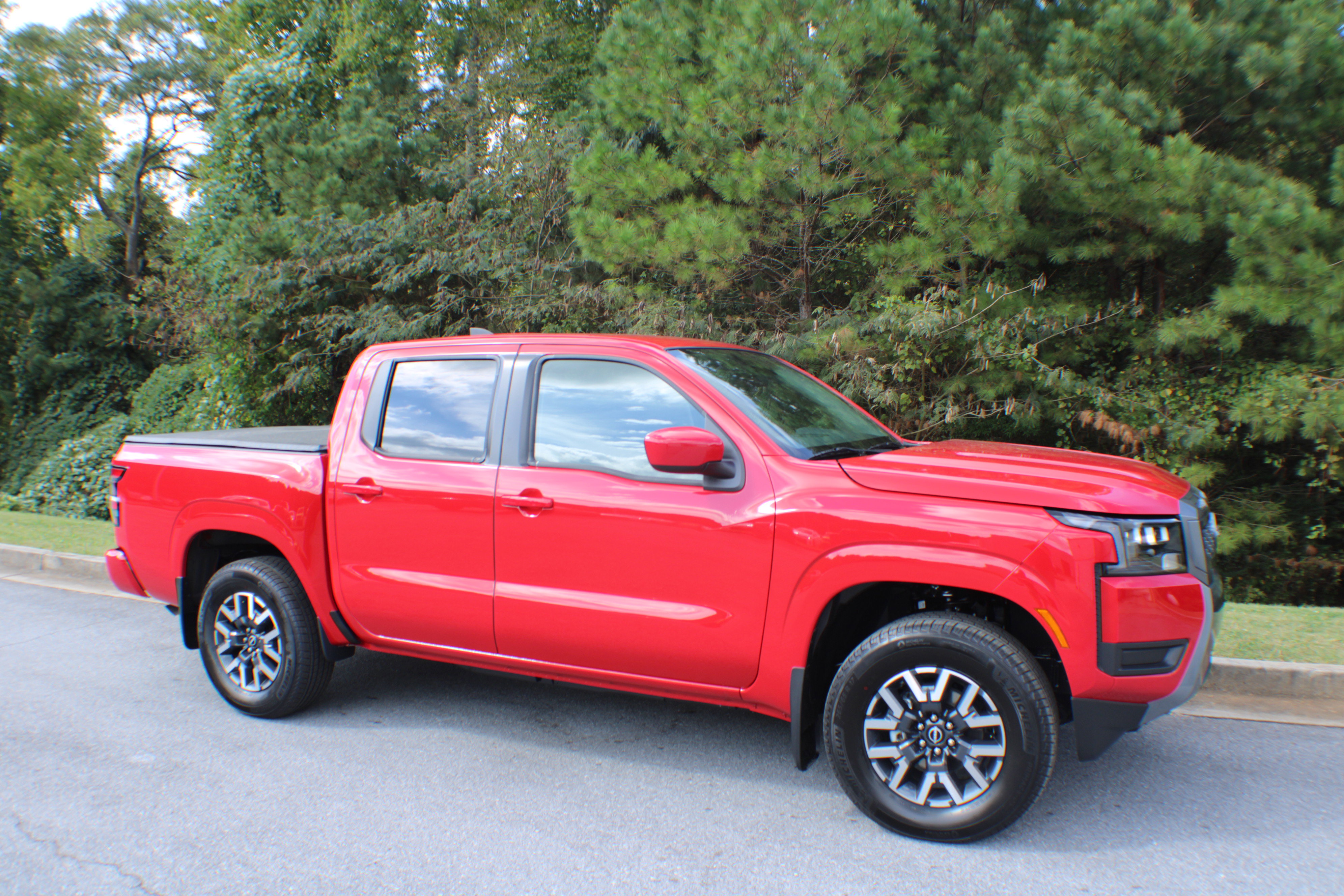 2026 Nissan Frontier SV's photo