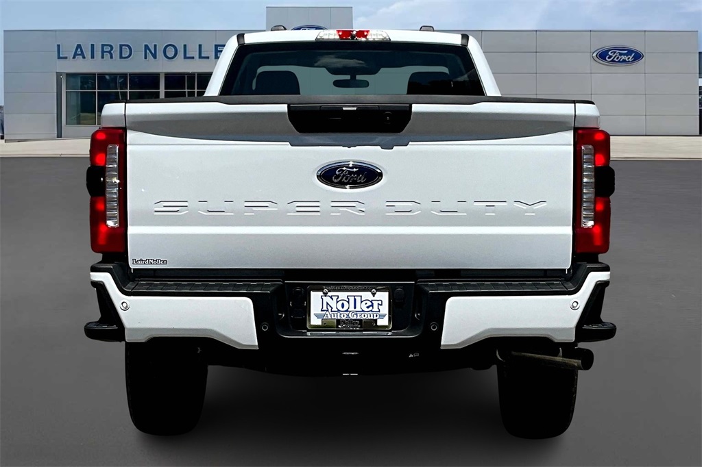 2025 Ford F-350 XL photo 4