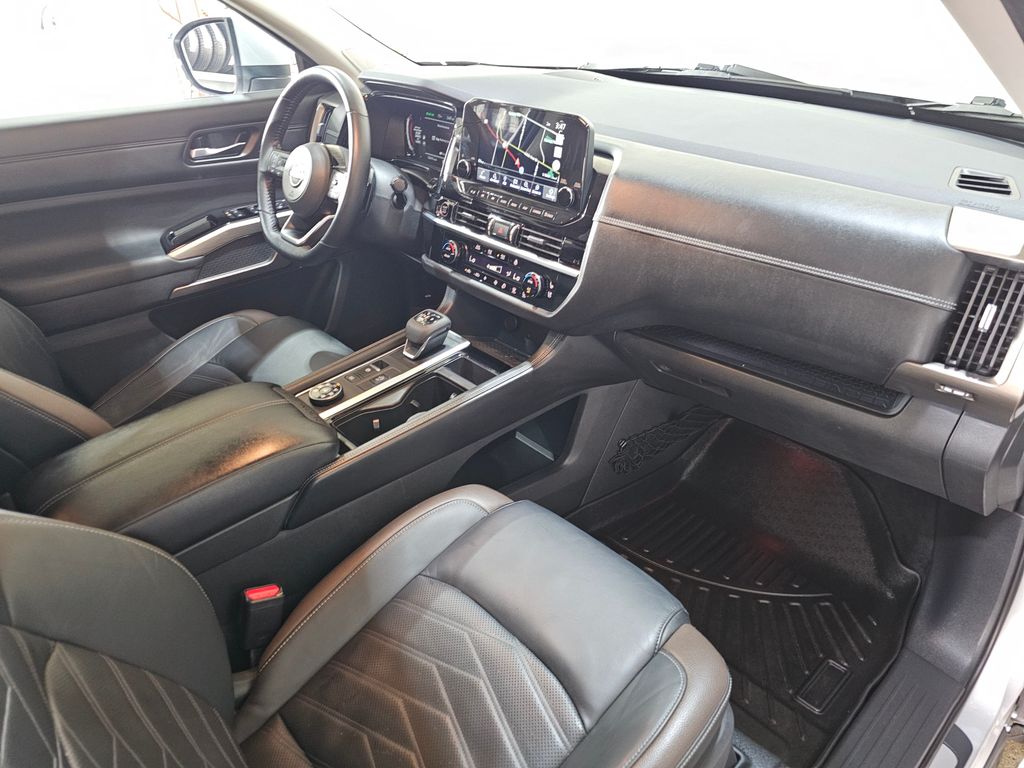 2022 Nissan Pathfinder Platinum photo 31