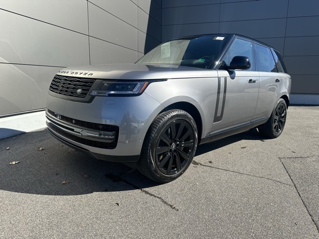 2025 Land Rover Range Rover SE's photo