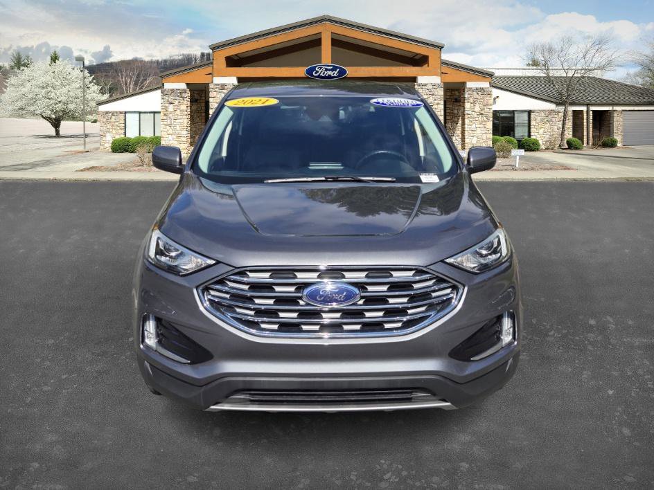 2021 Ford Edge SEL photo 2