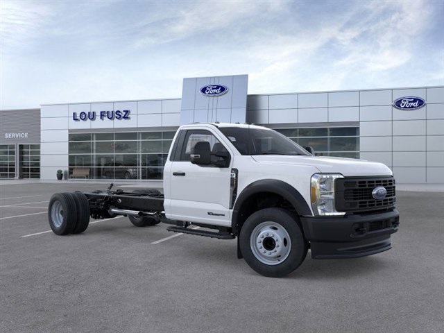 2025 Ford F-600 photo 7