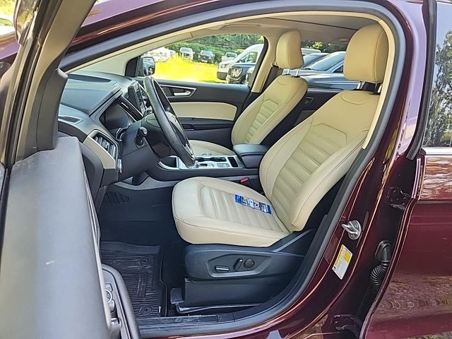 2022 Ford Edge SEL photo 3