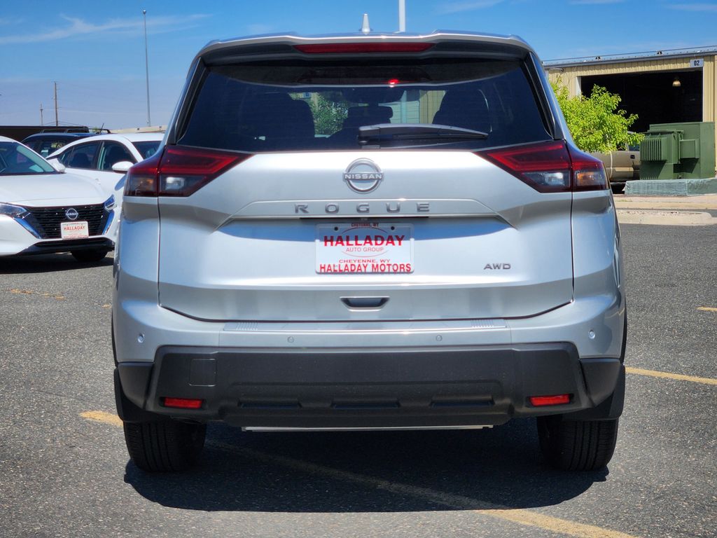 2025 Nissan Rogue SV photo 2