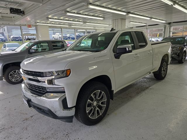 2022 Chevrolet Silverado 1500 LT photo 2