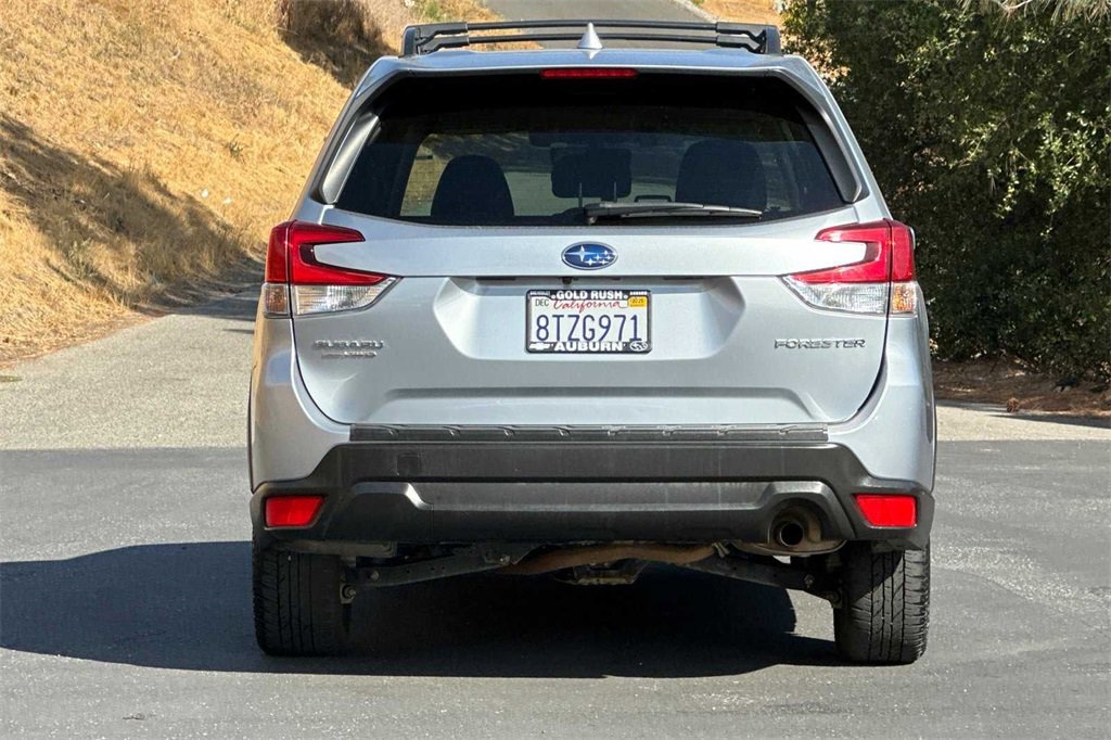 2021 Subaru Forester Premium photo 5