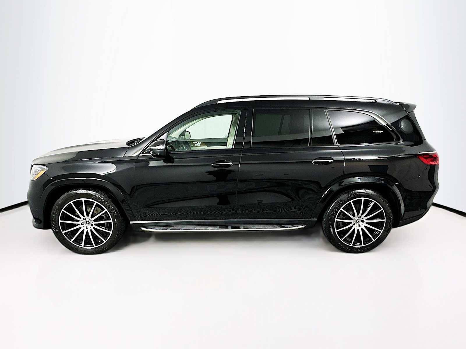 2024 Mercedes Benz GLS 580 4MATIC photo 2