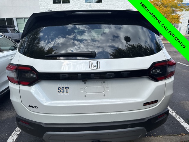 2023 Honda Pilot TrailSport photo 8