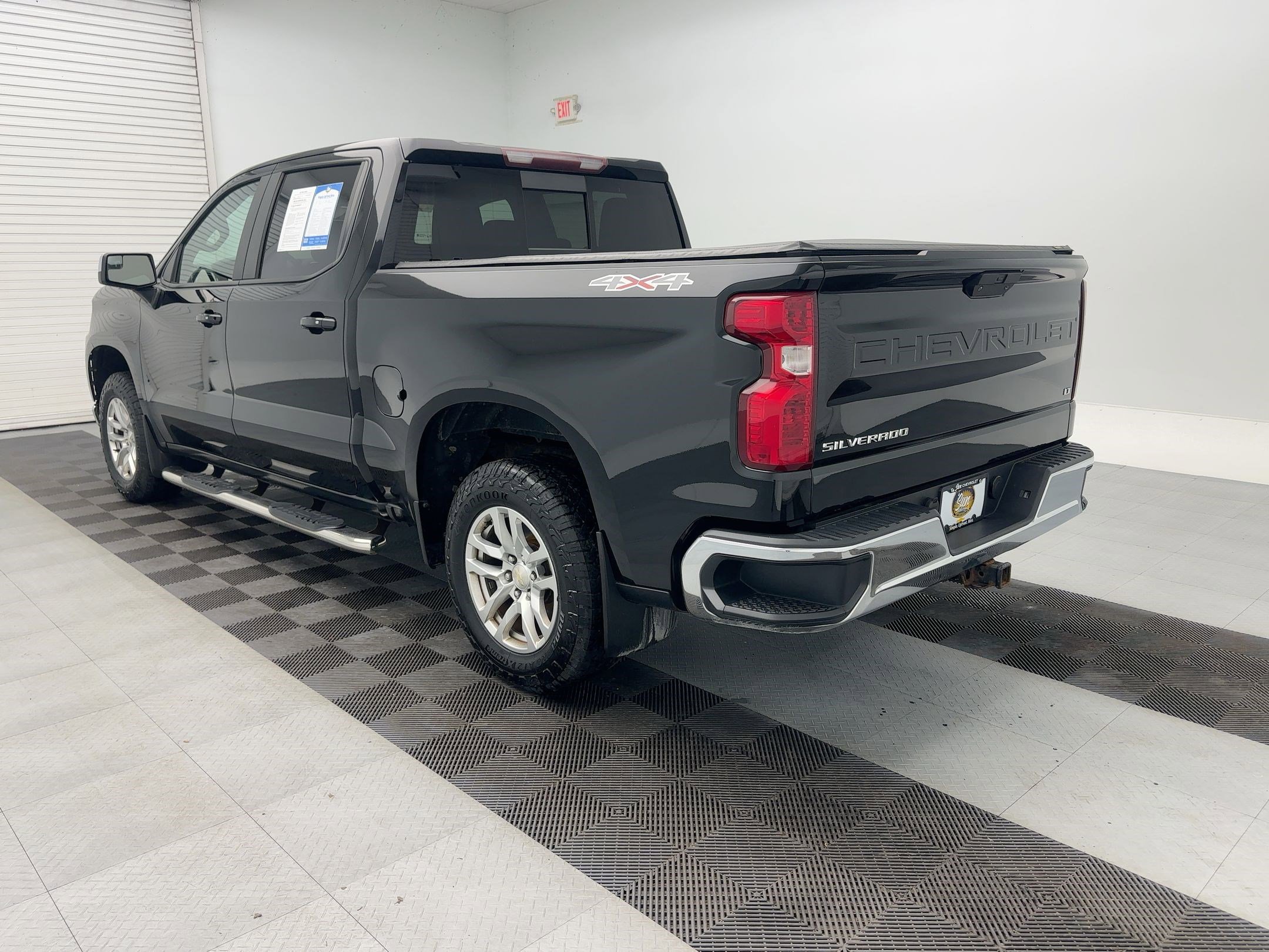2019 Chevrolet Silverado 1500 LT photo 3