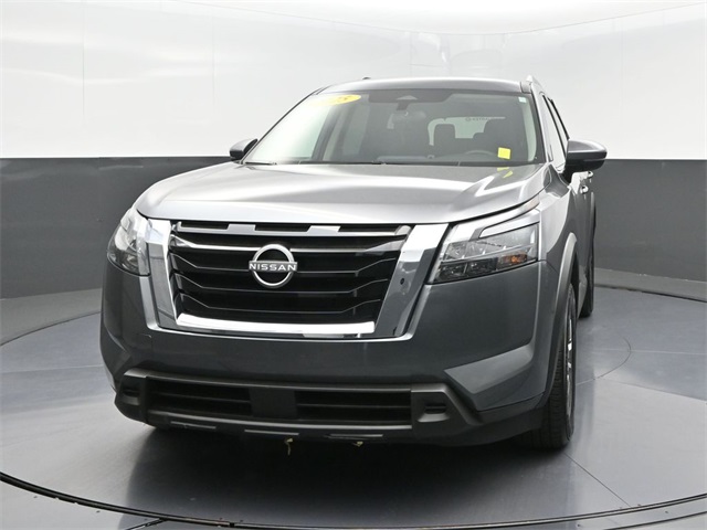 2025 Nissan Pathfinder SV photo 2