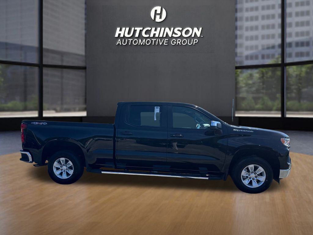 2024 Chevrolet Silverado 1500 LT photo 2