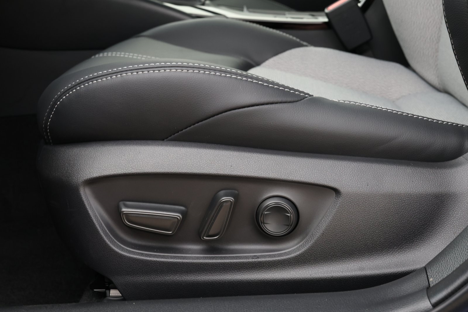 2025 Toyota Corolla XSE photo 20
