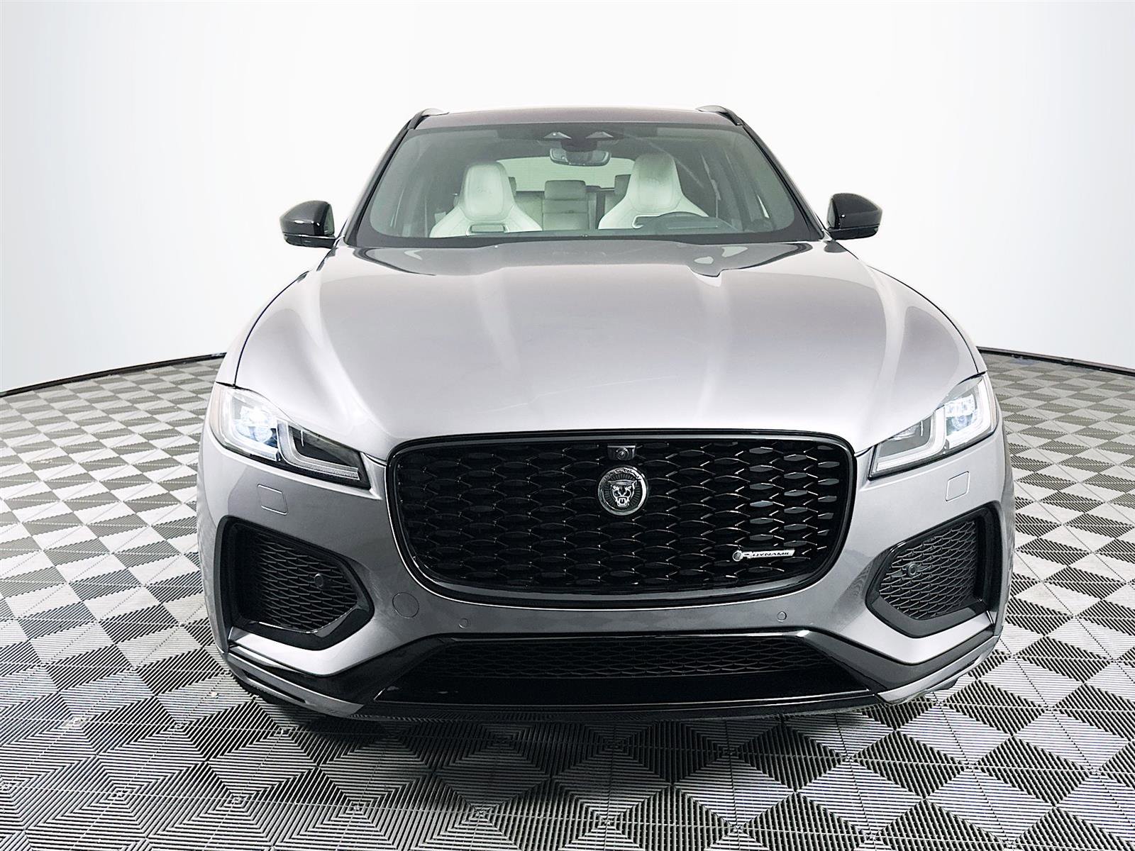 2025 Jaguar F-PACE P400 R-Dynamic S photo 2