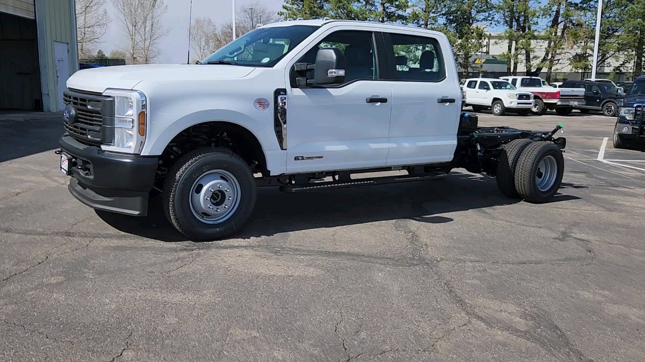 2025 Ford F-350 XL photo 2