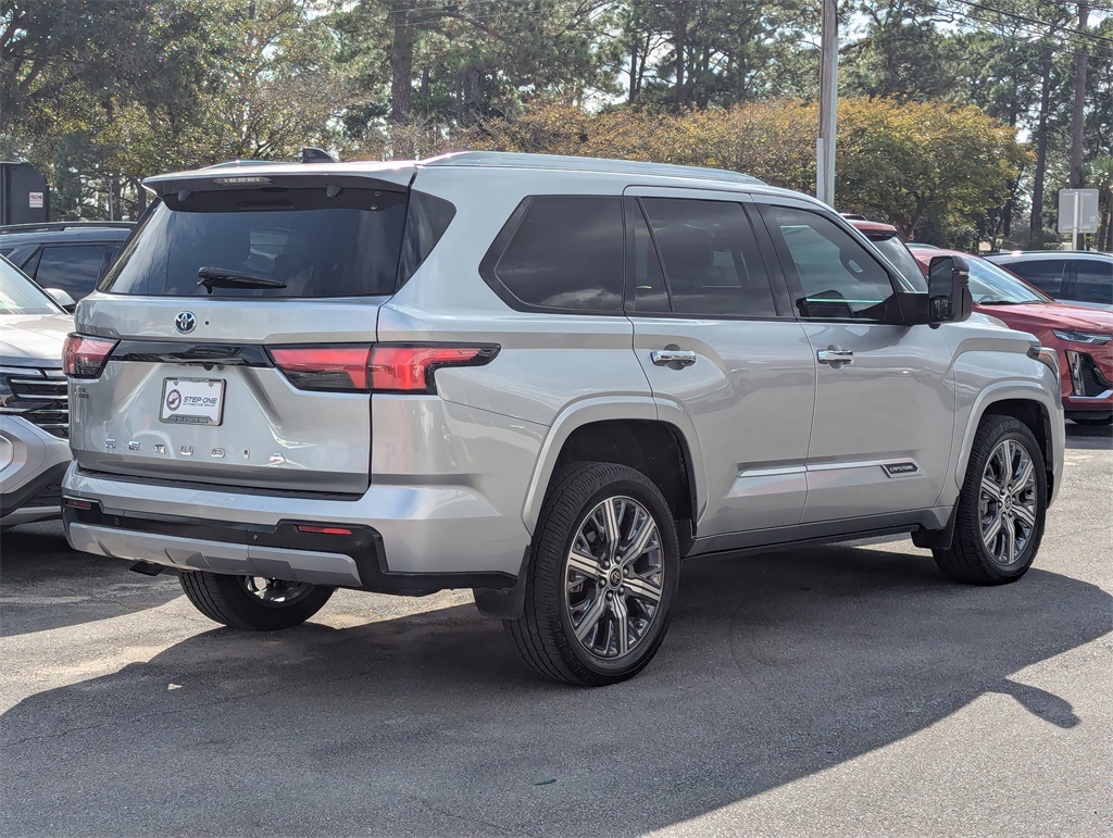 2023 Toyota Sequoia Capstone photo 3