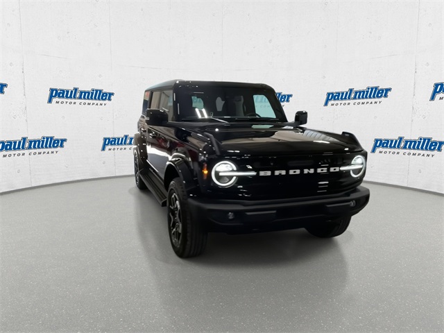 2025 Ford Bronco Outer Banks photo 3