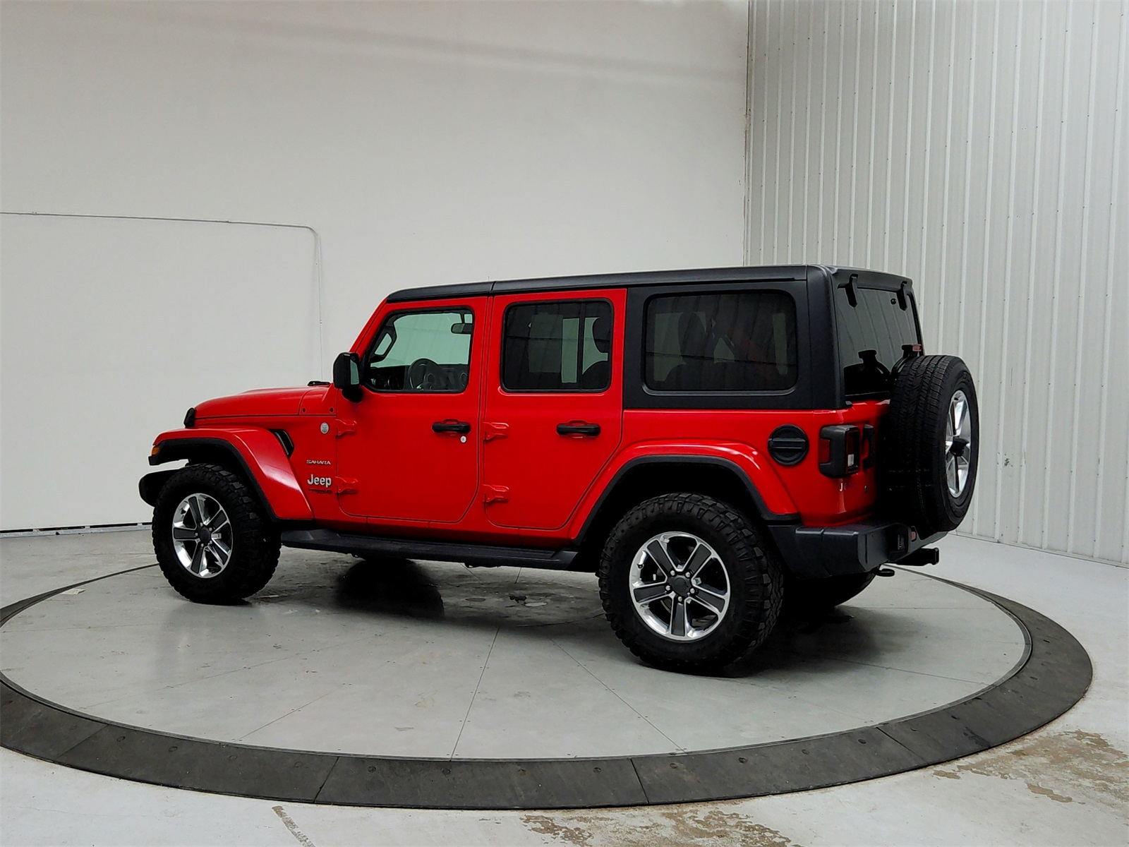 2020 Jeep Wrangler Unlimited Sahara photo 5