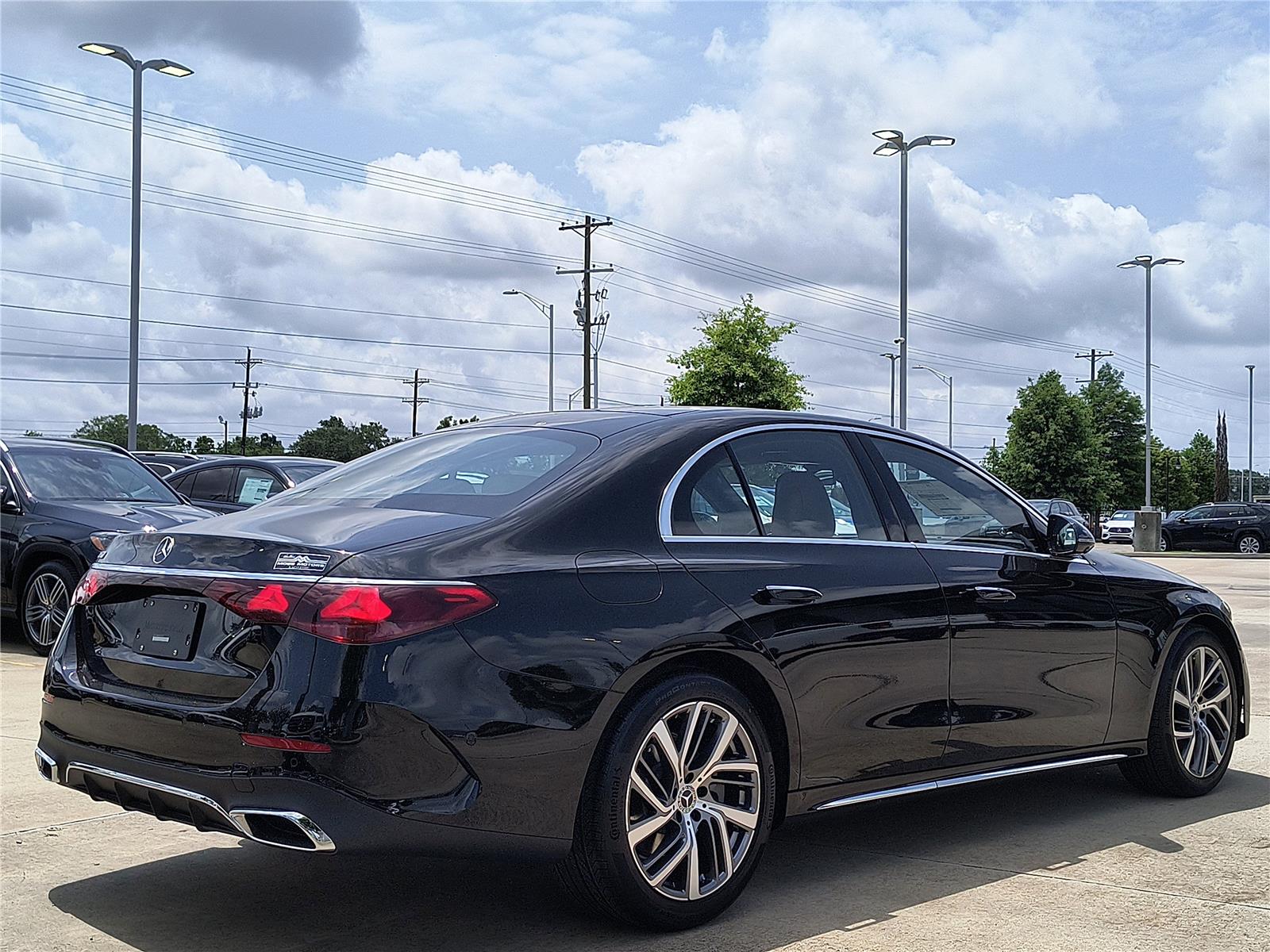 2025 Mercedes Benz E 350 photo 4