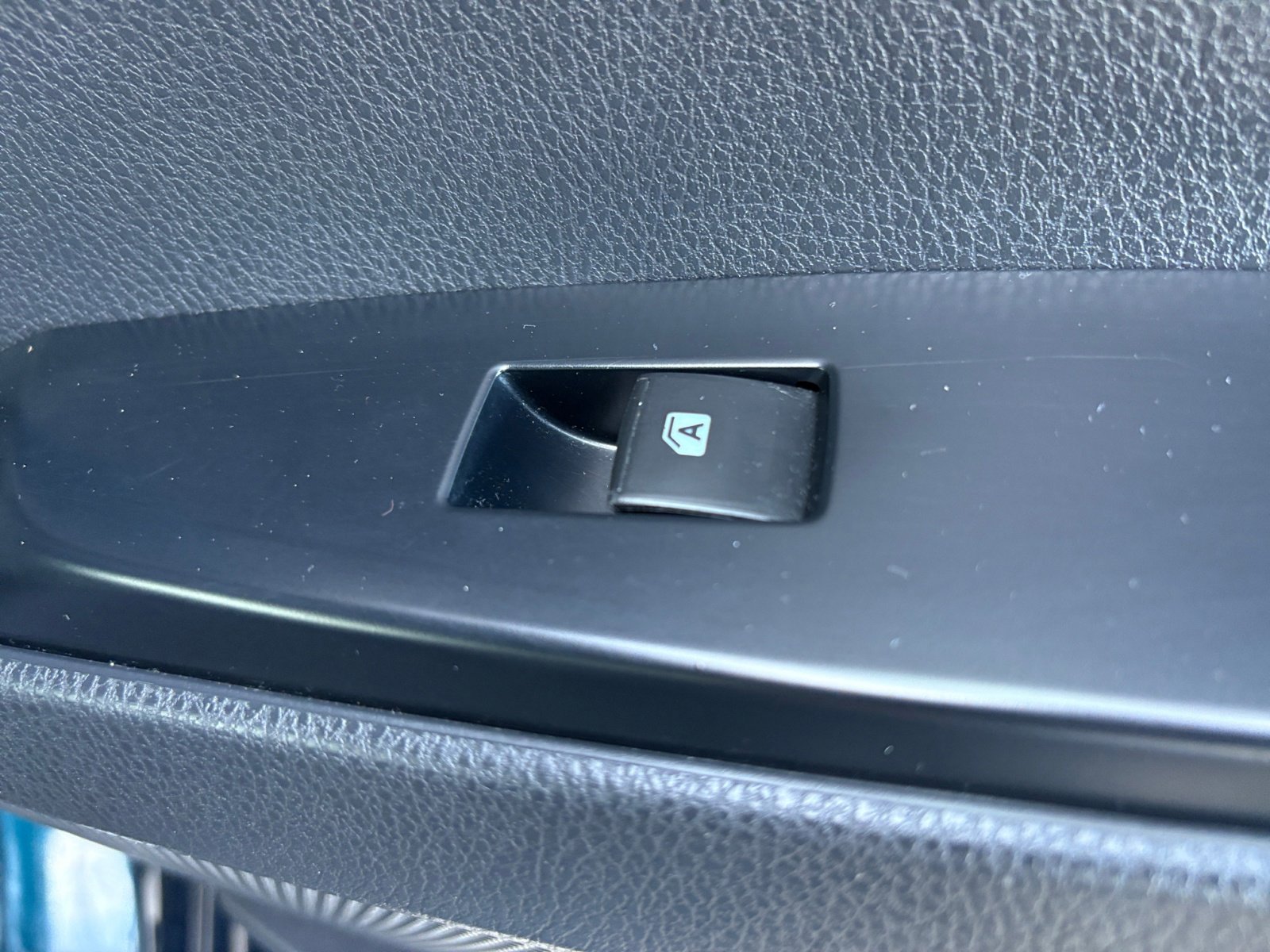 2018 Toyota Camry L photo 34