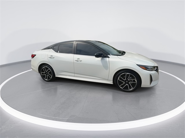 2025 Nissan Sentra SR photo 2