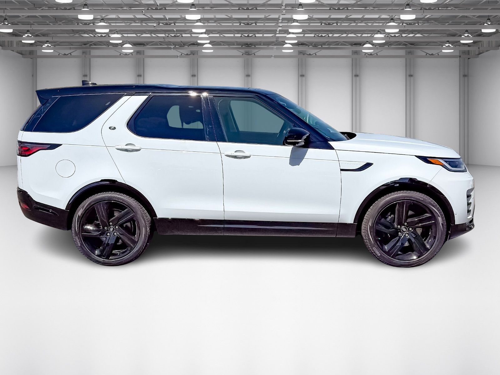 2025 Land Rover Discovery Metropolitan Edition photo 6