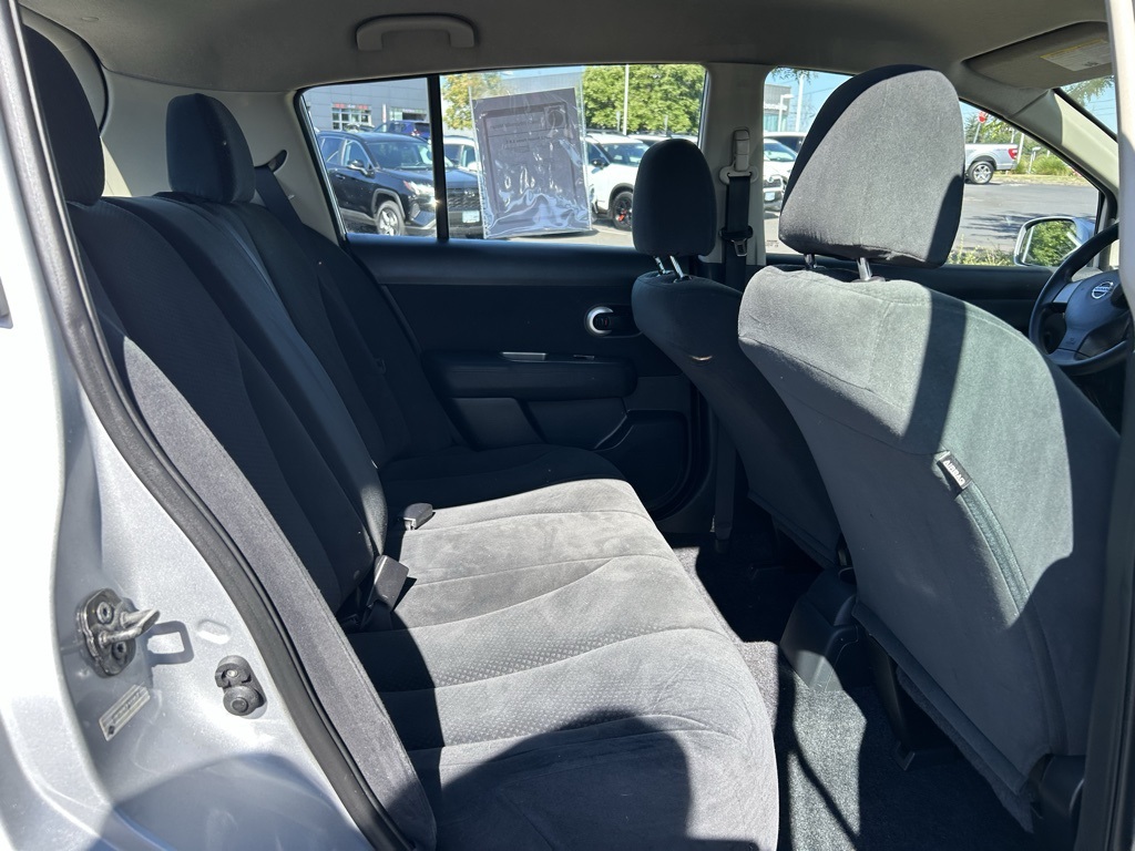 2012 Nissan Versa 1.8 S photo 25