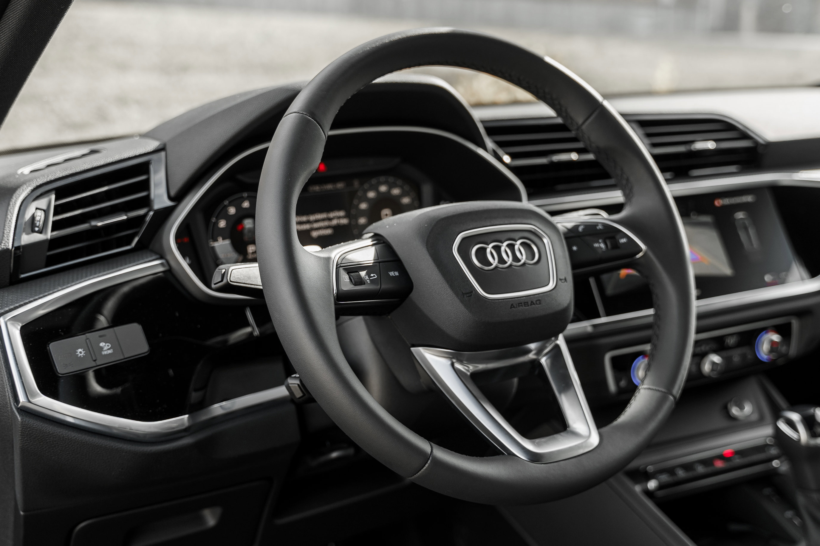 2025 Audi Q3 S line Premium photo 9