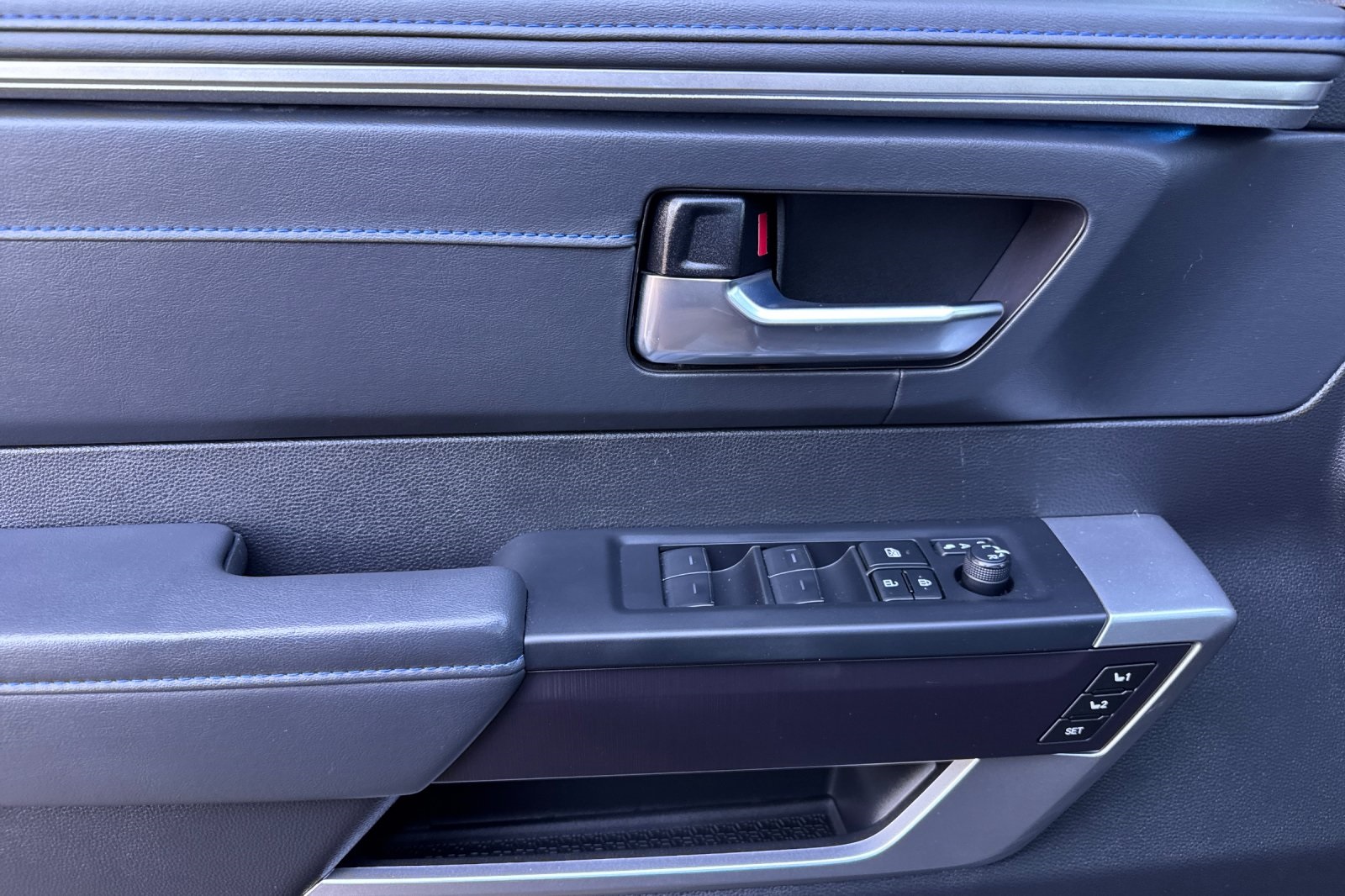 2022 Toyota Tundra Platinum photo 11