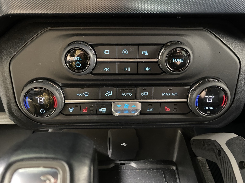 2021 Ford Bronco First Edition photo 17