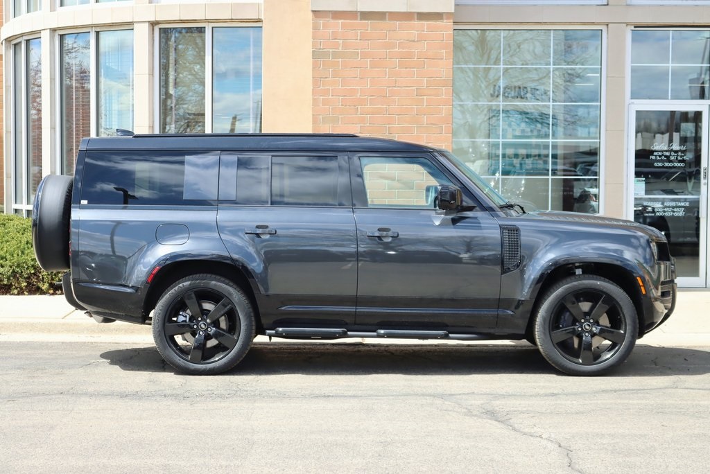 2025 LAND ROVER DEFENDER - Image 8